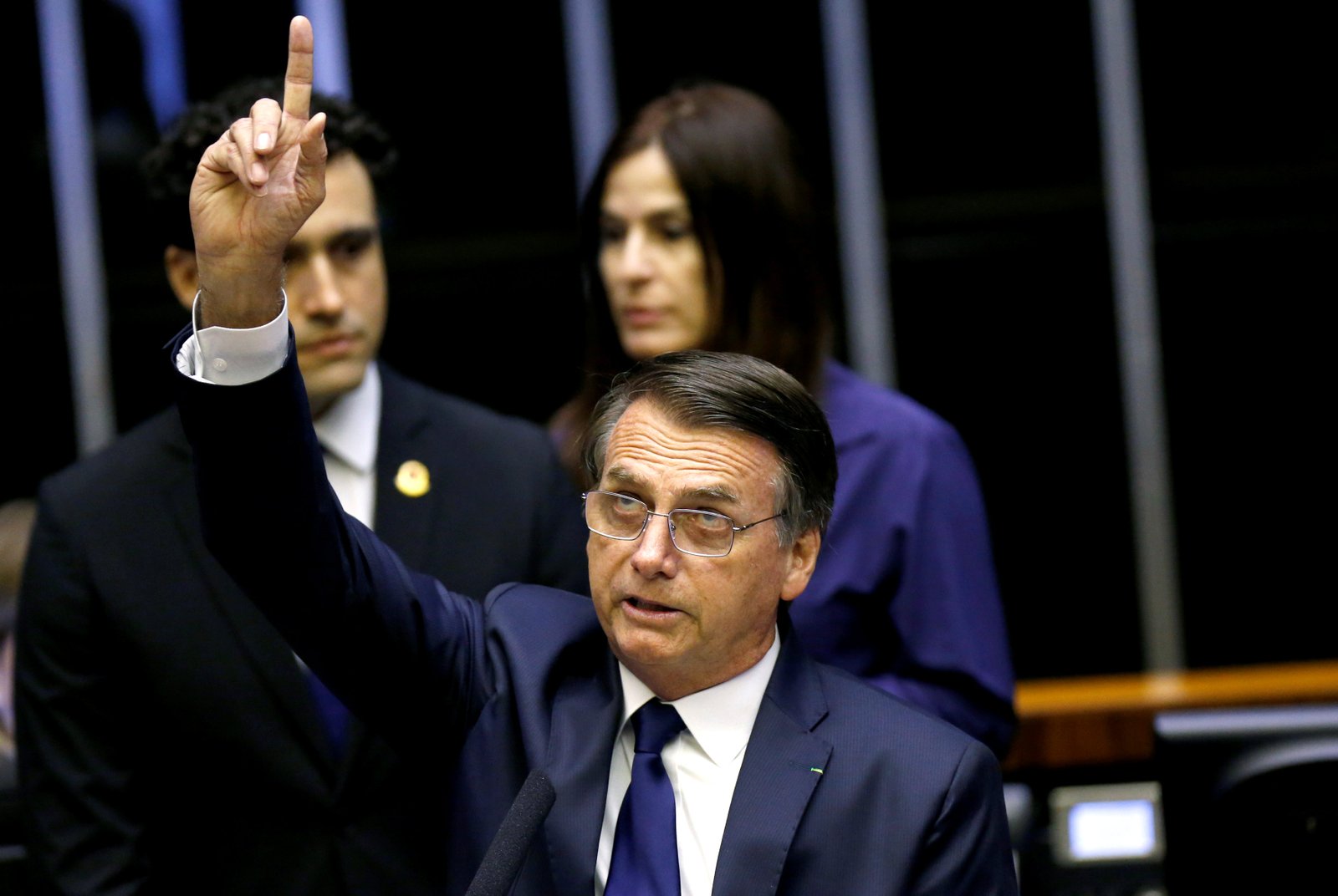 Bolsonaro sanciona lei que permite faltar à aula por motivo religioso