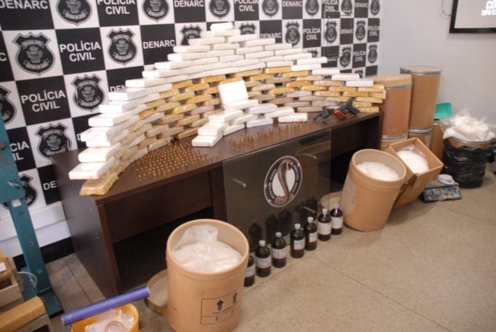 Laboratório de produção de drogas é fechado no Setor Eli Forte, em Goiânia