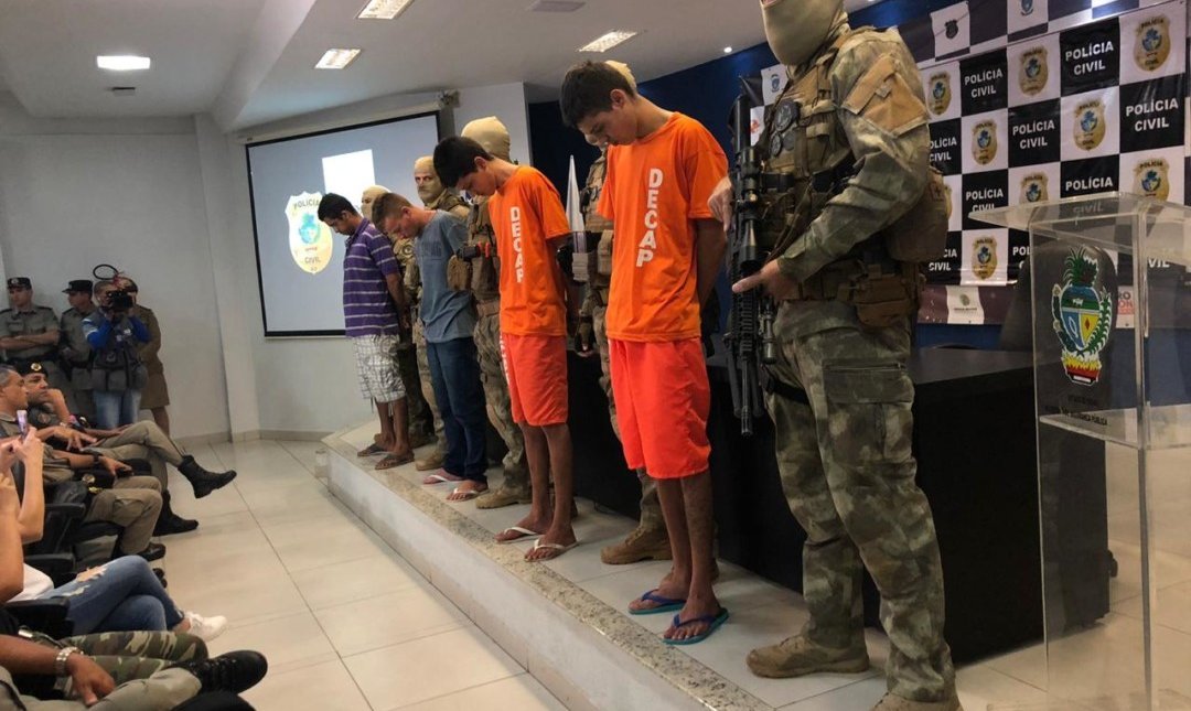 Polícia Civil apresenta quadrilha que decapitou jovem em Goiânia