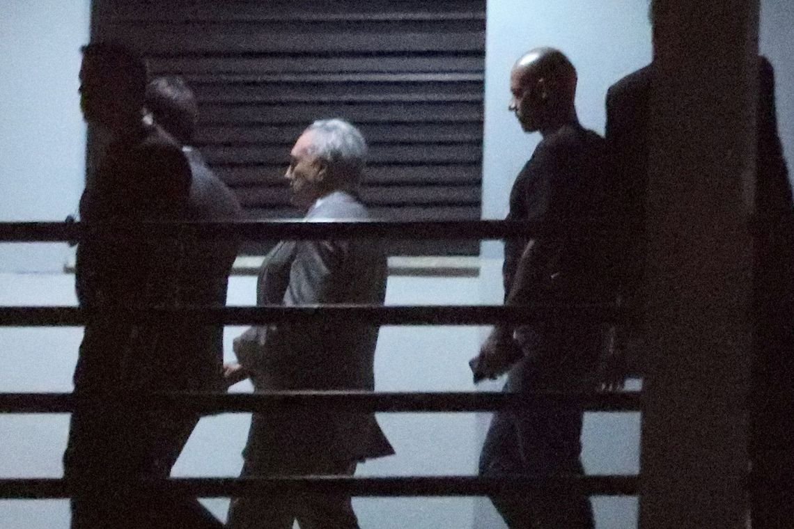 Temer fica em silêncio durante interrogatório na Polícia Federal