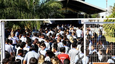 Lei impede que adolescentes viajem sem autorização
