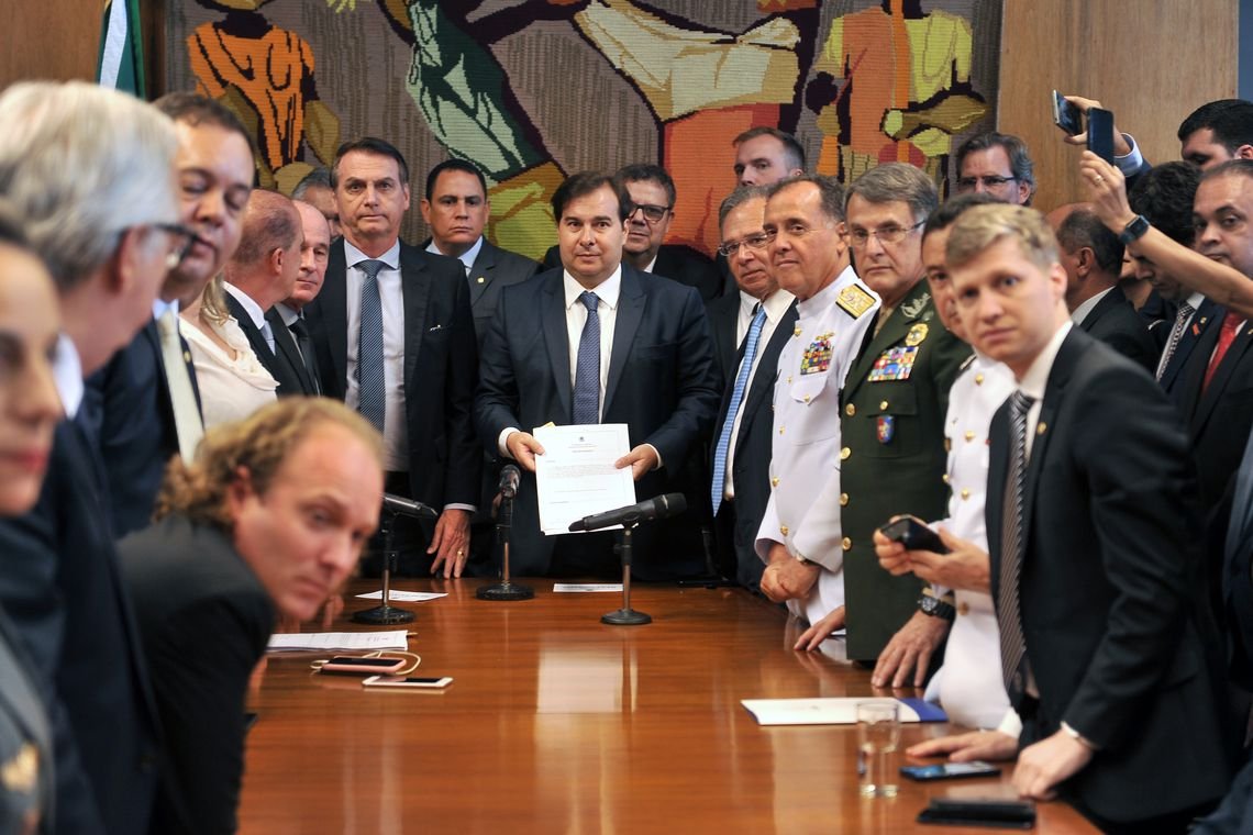 Economia com mudanças para militares será de R$ 10,45 bilhões
