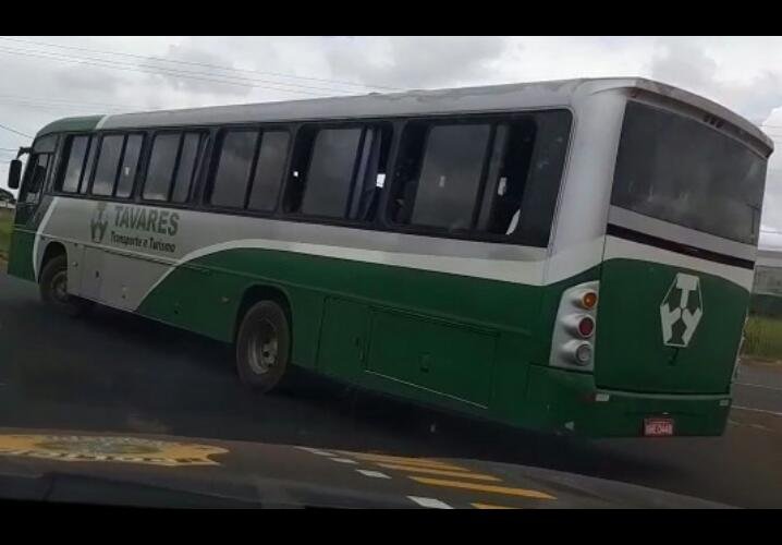 PRF apreende ônibus de prefeitura que transportava estudantes para a Tecnoshow, em Rio Verde