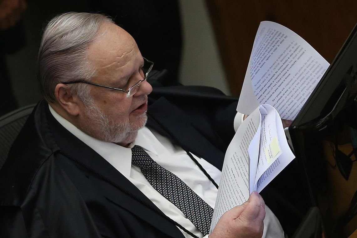 Ministro Felix Fischer vota por reduzir pena de Lula no caso tríplex