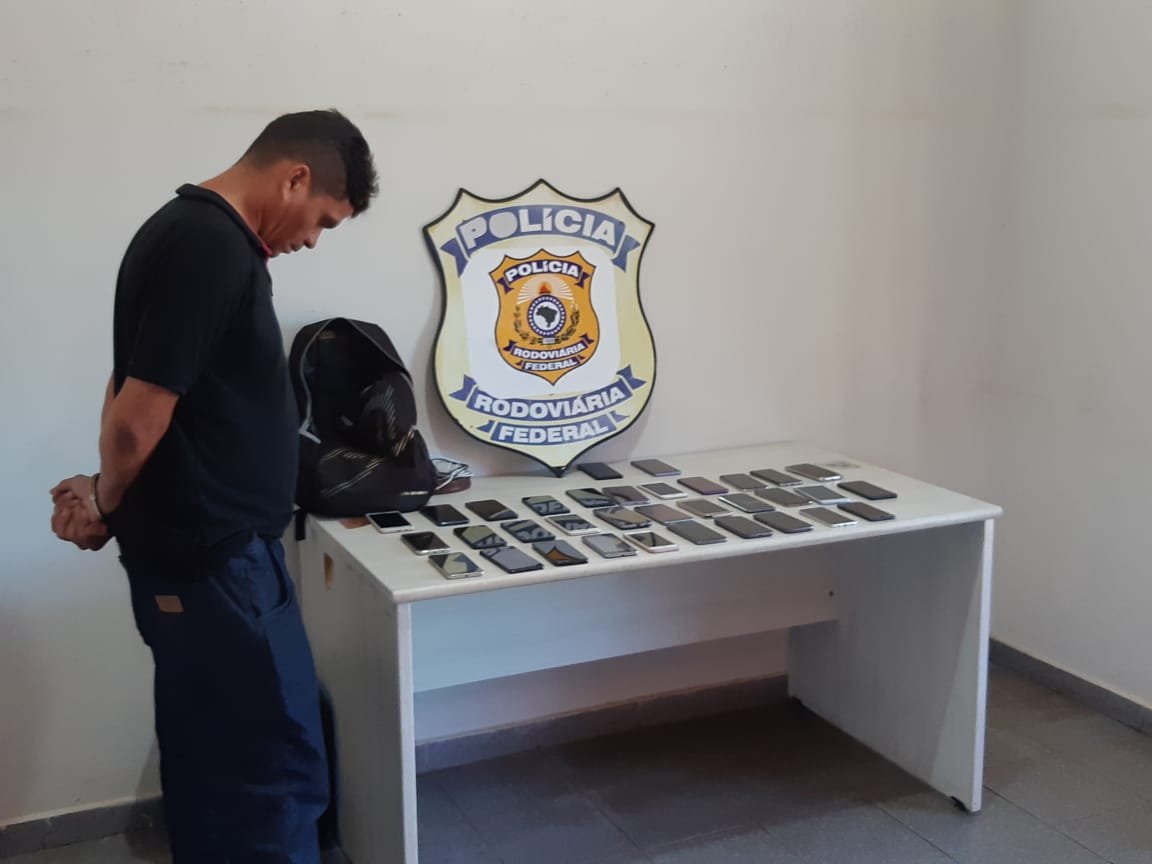 Homem é preso com celulares furtados durante show sertanejo em Jataí
