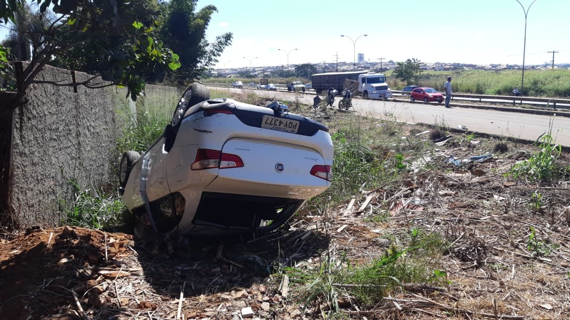 Professora universitária morre em acidente na BR-153, em Anápolis