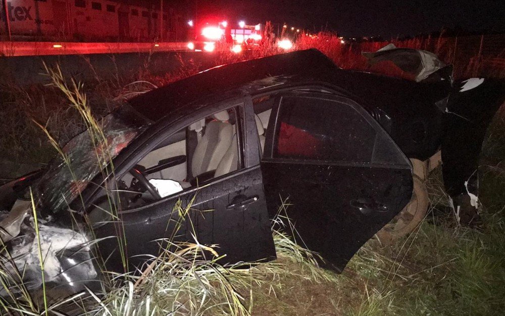 Motorista capota veículo após bater em mureta e morre, na BR-060, entre Guapó e Goiânia
