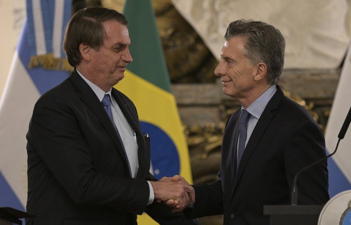 Bolsonaro conclama argentinos a votar com responsabilidade em outubro