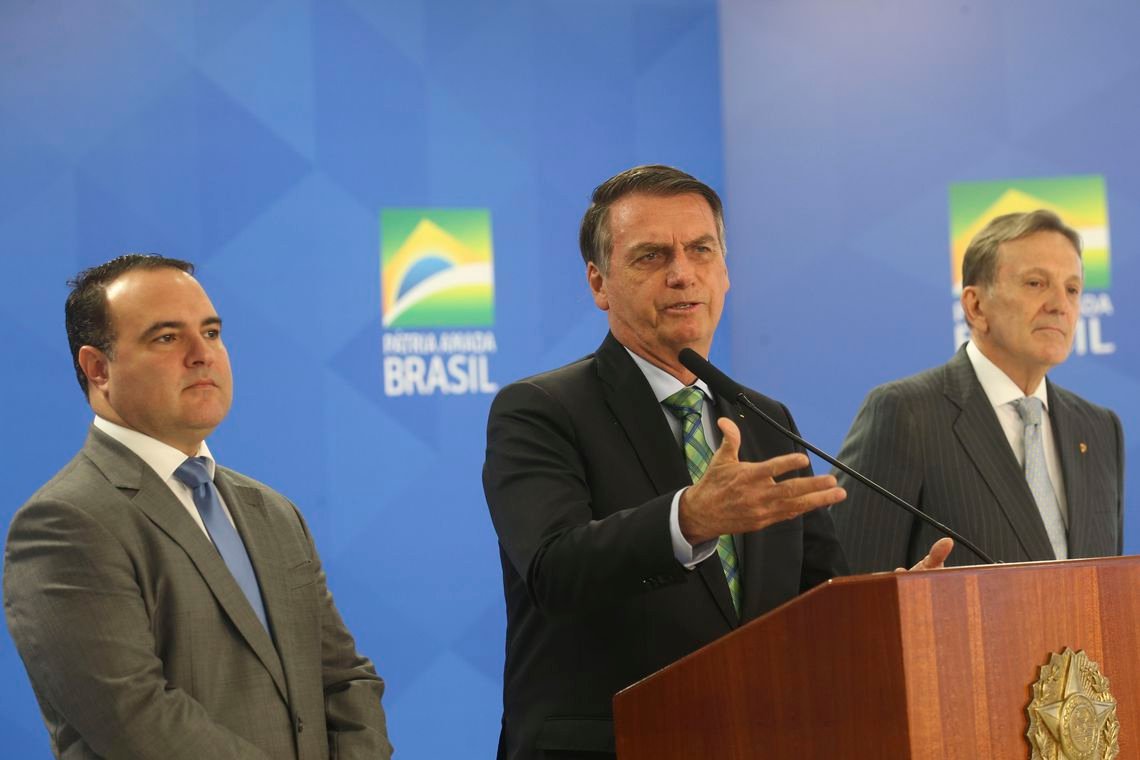 Bolsonaro anuncia policial militar na Secretaria-Geral da Presidência