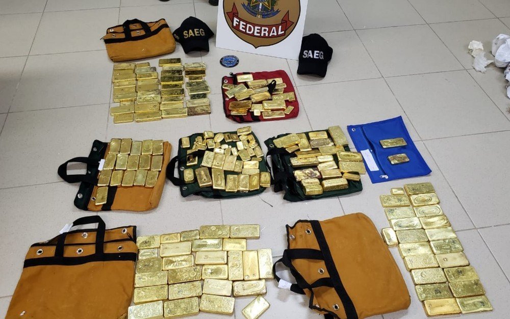 Apreendidos 111 quilos de ouro avaliados em R$ 18 milhões em avião, no aeroporto Santa Genoveva em Goiânia