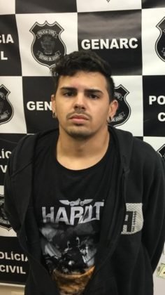 Rapaz é preso com arma e aparelho que interrompe sinais de comunicação, em Itumbiara