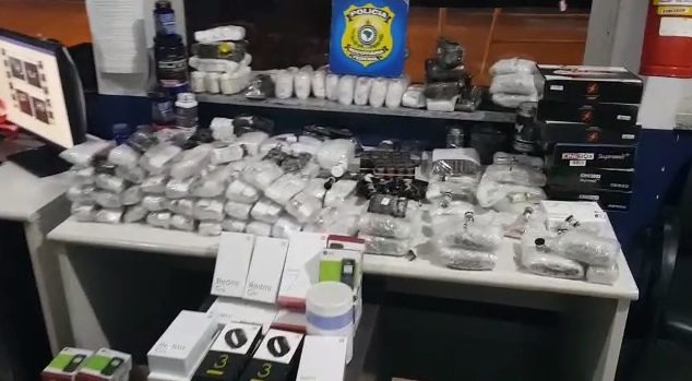 Irmão são presos em Uruaçu com anabolizantes e eletrônicos contrabandeados do Paraguai