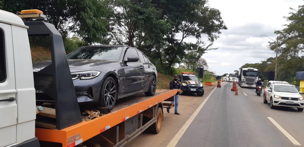 Estelionatário compra carro de luxo com documentos de terceiro e é preso pela PRF, em Goiânia