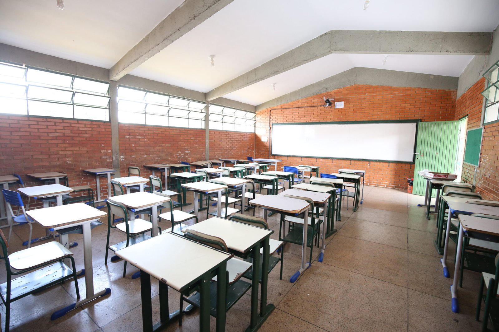 Rede pública estadual mantém aulas remotas em Goiás