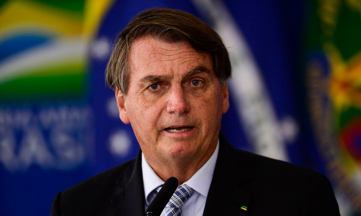 Bolsonaro critica novamente restrições impostas por governadores