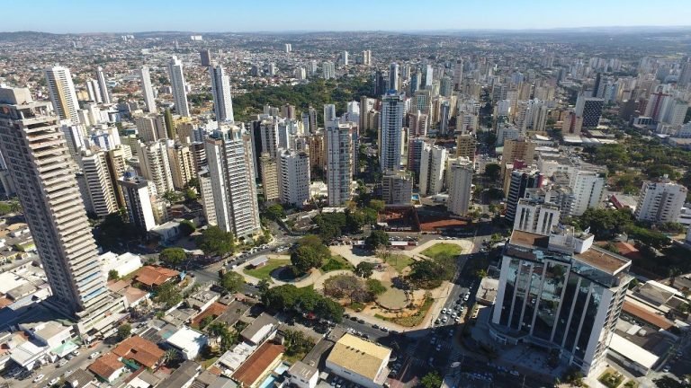 Novo decreto de Goiânia amplia funcionamento de bares e academias