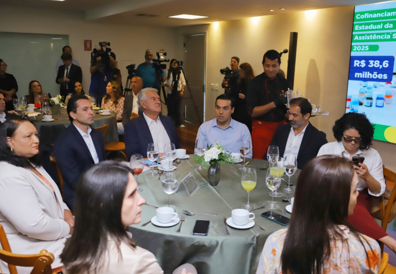 Prefeito Vilela recebe repasse de Caiado e Gracinha para a Assistência Social