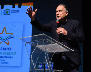 “Vamos fazer da educação de Goiânia a melhor de Goiás”, afirma prefeito Sandro Mabel durante lançamento do Prêmio Professor Excelência