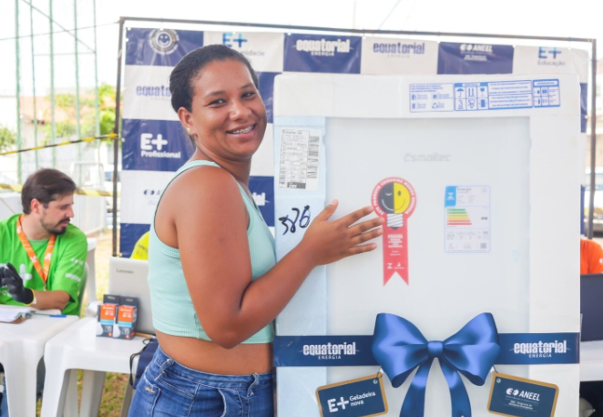 Prefeitura de Goiânia realiza cadastro de famílias de baixa renda para sorteio de 40 geladeiras