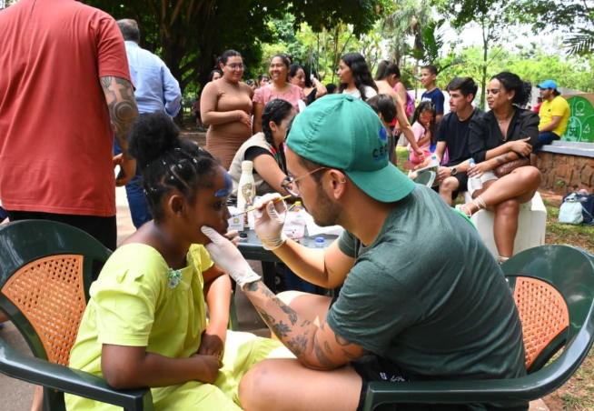 Zoológico supera expectativa de público e nove mil pessoas visitam espaço neste domingo
