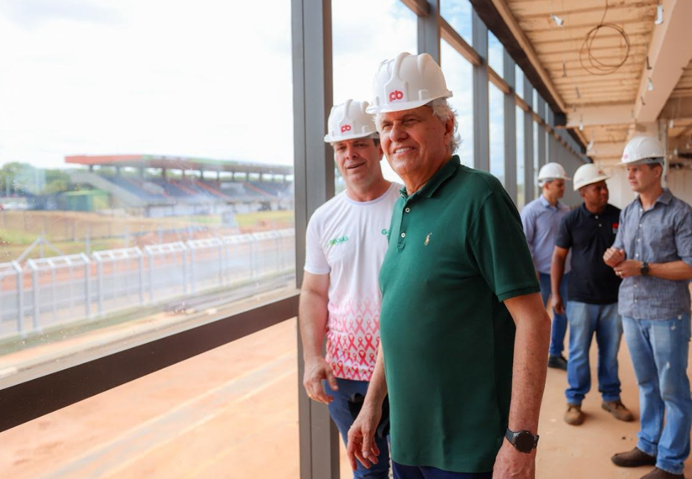 Caiado vistoria obras do Autódromo Internacional de Goiânia: evento teste para Moto GP será em janeiro
