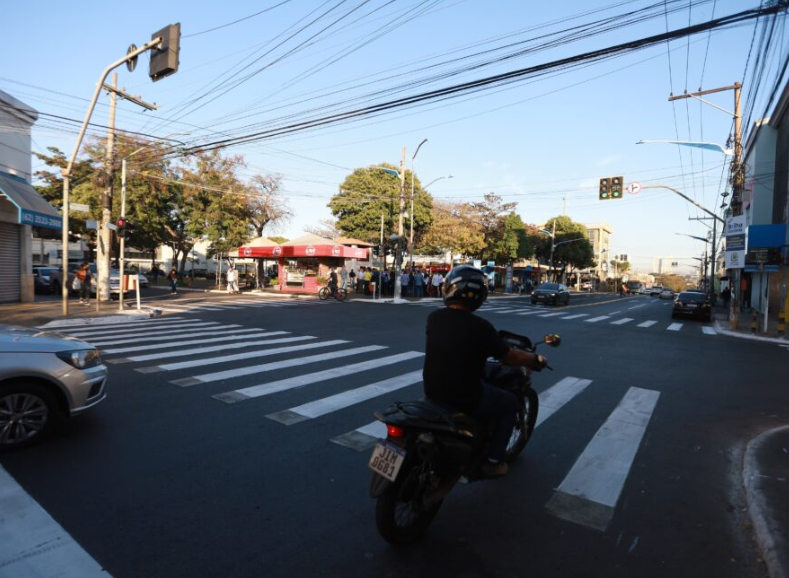 Corredores de trânsito com Onda Verde melhoram mobilidade em Goiânia