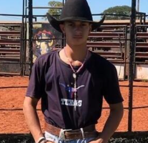 Peão de 18 anos morre após se ferir em rodeio de Goiás