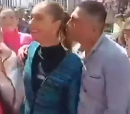 Presidente do México sofre assédio sexual na rua