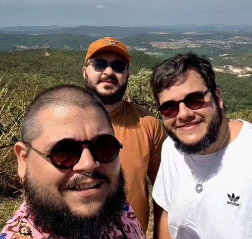 Justiça reconhece união estável de trisal após cinco anos juntos, em Goiás