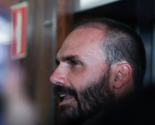 STF forma maioria para tornar Eduardo Bolsonaro réu no tarifaço