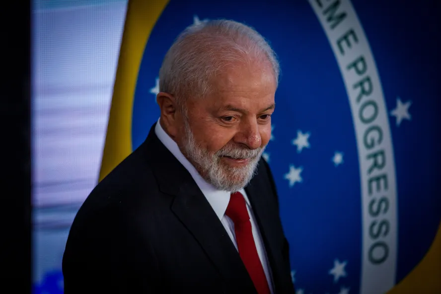 Lula celebra retirada de tarifas pelos EUA e diz que sinaliza respeito