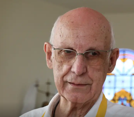 Igreja determina que padre Júlio pare de transmitir missas na internet