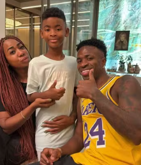 Vini Jr. posta foto na mansão de Virginia, em Goiânia: ‘Tamo daqui’