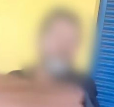 Homem chama funcionário de supermercado de ‘macaco’ e cospe na vítima em Goiás