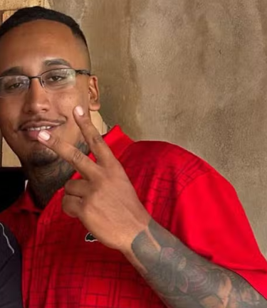 Motoboy que estava desaparecido é encontrado morto dentro de carro em Luziânia