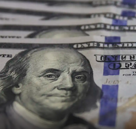 Dinheiro de brasileiros no exterior soma US$ 654,5 bilhões em 2024