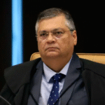 Dino proíbe novas leis que garantam “penduricalhos” acima do teto