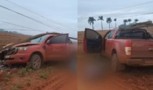 Motorista morre após bater contra poste e levar choque ao sair do carro