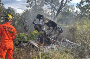 Avião de pequeno porte cai em Formosa, Goiás