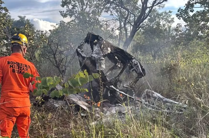 Avião de pequeno porte cai em Formosa, Goiás