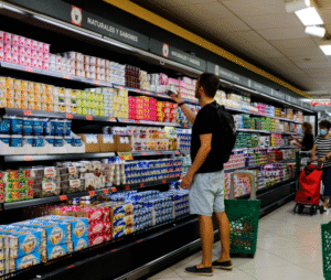 Supermercados podem fechar aos domingos a partir de abril, em Goiás