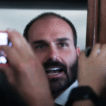 Moraes marca depoimento de Eduardo Bolsonaro em processo no STF