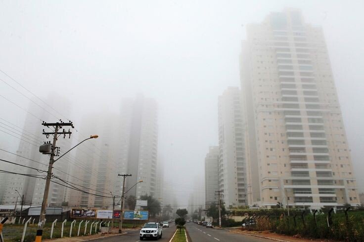 Goiânia e Aparecida amanhecem tomadas por neblina nesta quarta-feira (20)