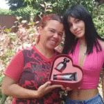 Jovem morre atropelada após entregar presente de Dia das Mães, em Goiás