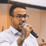 Ex-cantor gospel é preso em Goiás após viajar para Dubai em lua de mel com mandado de prisão aberto