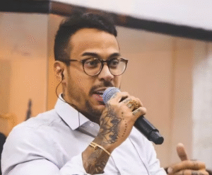 Ex-cantor gospel é preso em Goiás após viajar para Dubai em lua de mel com mandado de prisão aberto
