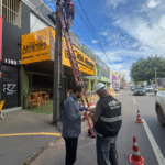 Operação Cidade Segura retira 81 toneladas de fios irregulares e regulariza mais de 2,5 mil postes em Goiânia