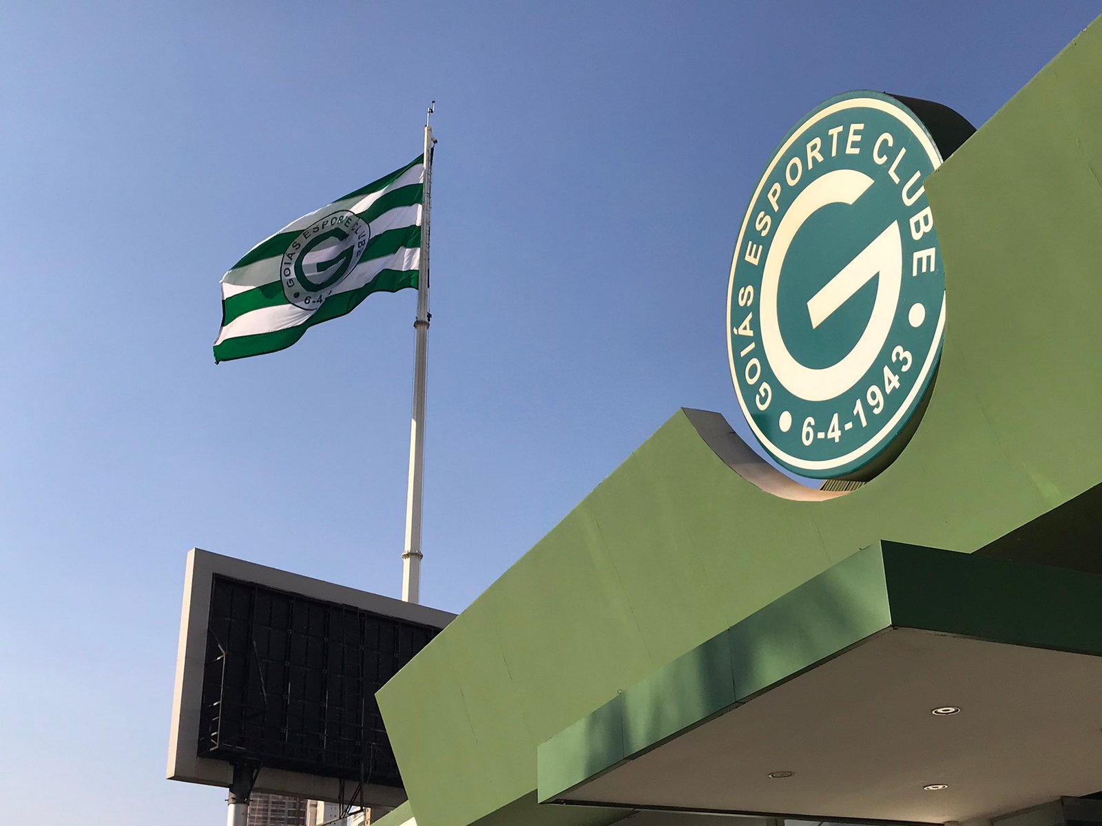 Pior visitante da Série B, Goiás busca 1ª vitória fora de casa