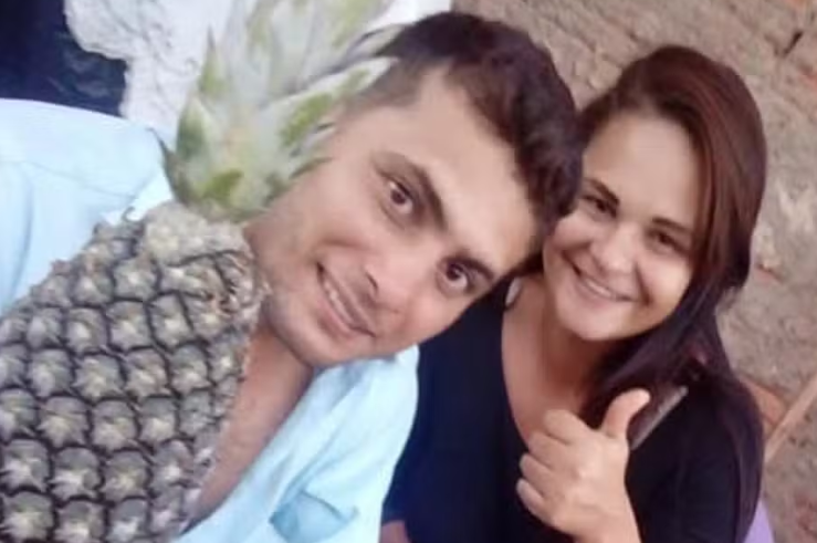 Casal morre em acidente entre carro e ônibus na BR-153, em Goiás