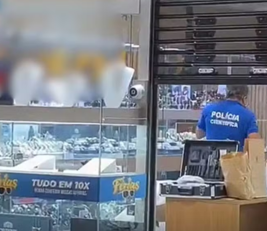 Joalheria dentro de shopping é furtada e prejuízo chega a R$ 400 mil, em Goiânia